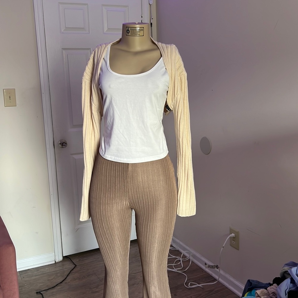 Cropped cardi & flowy pants sold as a set